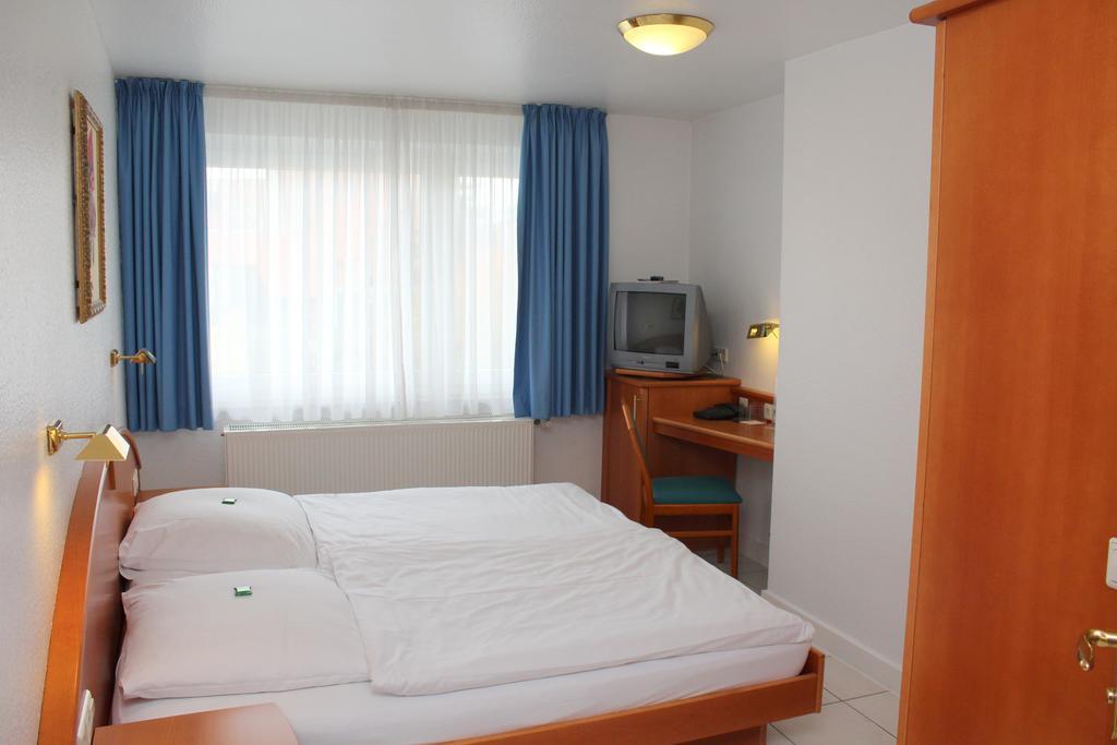 Hotel Sonne Leinfelden-Echterdingen Quarto foto