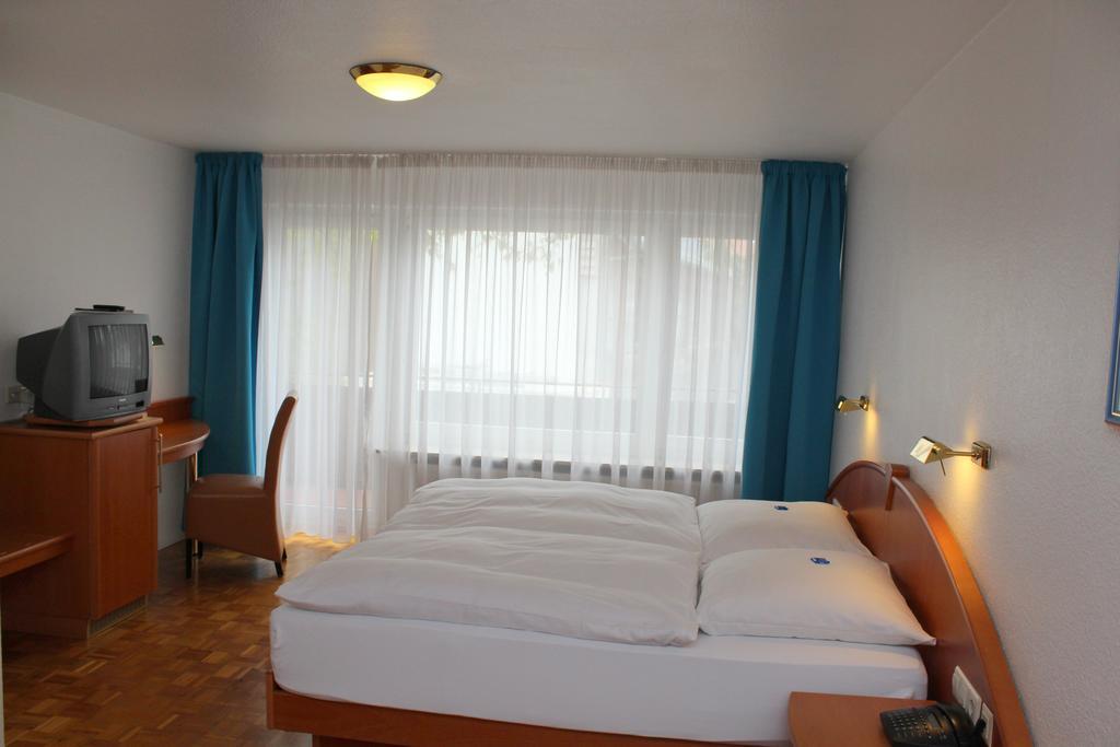 Hotel Sonne Leinfelden-Echterdingen Exterior foto